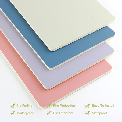 Kualitas Panel Dinding PVC Perasaan Kulit Tahan Lembab Panel Veneer Kayu Dekoratif Pabrik