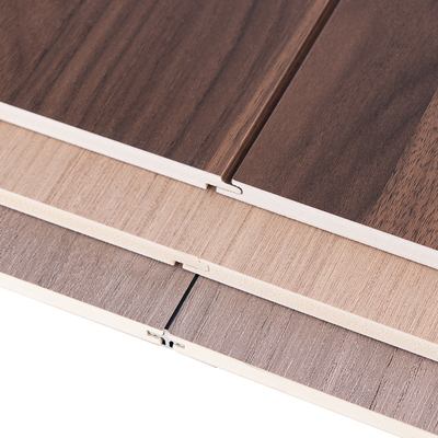 Kualitas Panel Dinding Veneer Kayu Berlubang WPC Dalam Ruangan Kantor Tahan Lembab Pabrik