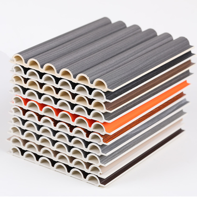 Kualitas 15mm Dekorasi Interior Panel dinding PVC Kayu Plastik Arc Board Pabrik